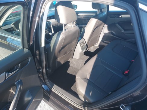 Used 2022 Volkswagen Passat 2.0T SE image 15