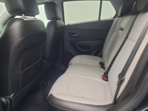 Used 2020 Chevrolet Trax LT w/ Sun & Sound Package image 18