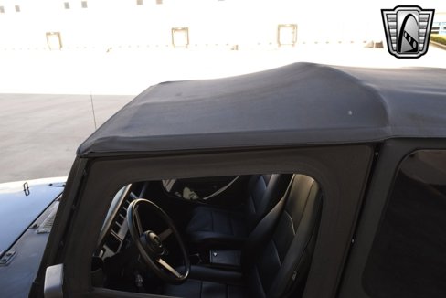 Used 1993 Jeep Wrangler 4WD image 8