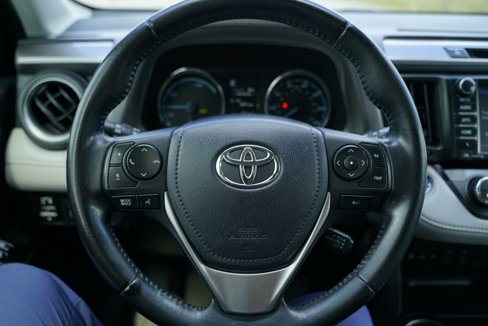 Used 2018 Toyota RAV4 Limited image 14