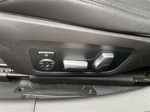 Used 2020 BMW 330i Sedan w/ Convenience Package image 19