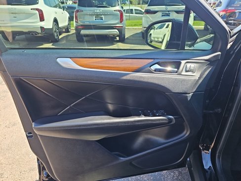 Used 2019 Lincoln MKC Reserve image 10