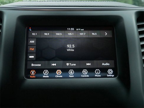 Used 2019 Jeep Cherokee Latitude Plus w/ Cold Weather Group image 18