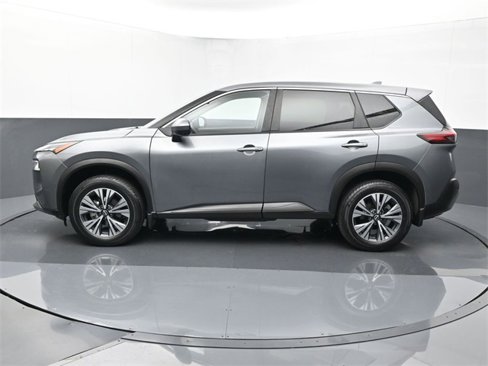 Used 2023 Nissan Rogue SV image 2