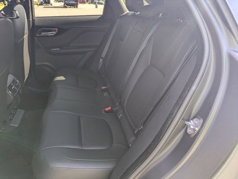 Used 2020 Jaguar F-PACE Premium image 26