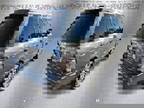 Used 2011 Land Rover Range Rover HSE image 4