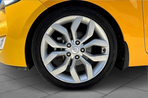Used 2015 Hyundai Veloster w/ Option Group 02 image 10