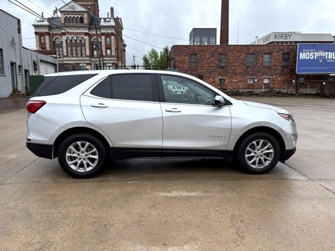 Used 2021 Chevrolet Equinox LT w/ Driver Convenience Package image 9