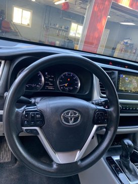 Used 2017 Toyota Highlander LE image 14