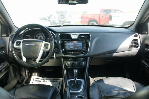 Used 2013 Chrysler 200 Limited w/ Sun/Sound Group image 29
