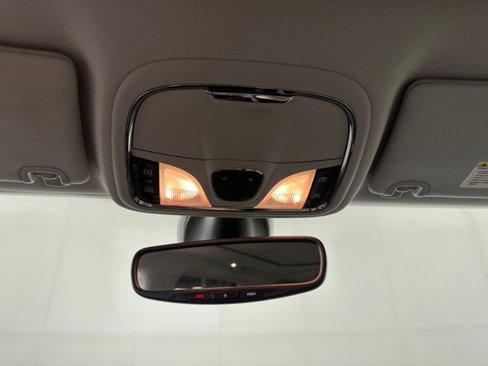 Used 2019 Jeep Cherokee Limited image 25