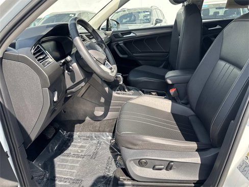 Used 2022 Volkswagen Tiguan SE image 15
