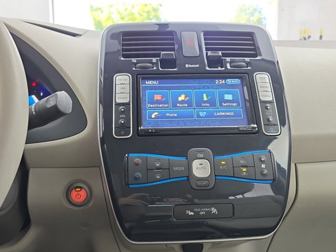 Used 2012 Nissan Leaf SL image 12