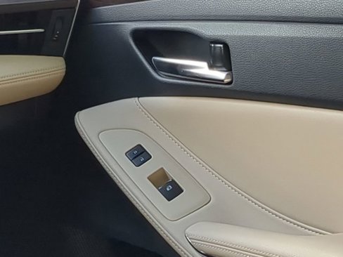Used 2019 Toyota Avalon XLE image 15
