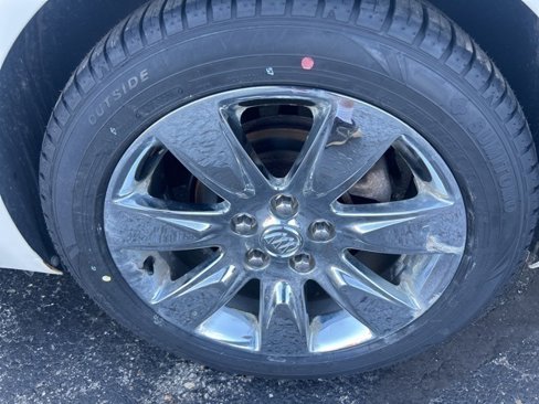 Certified 2012 Buick Regal Leather image 10