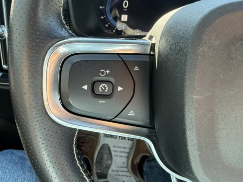 Used 2021 Volvo XC40 P8 Recharge image 15