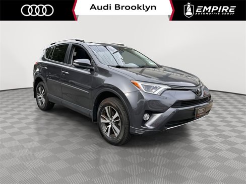 Used 2018 Toyota RAV4 XLE image 1