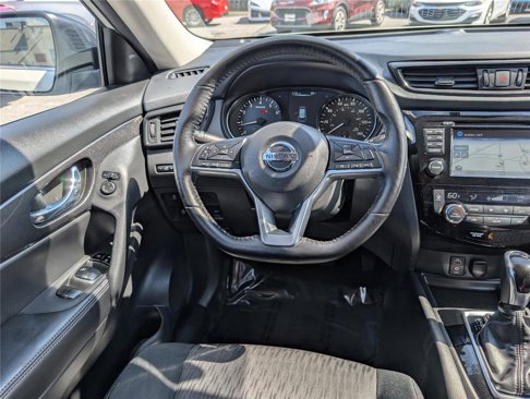 Used 2017 Nissan Rogue SV w/ SV Premium Package image 17
