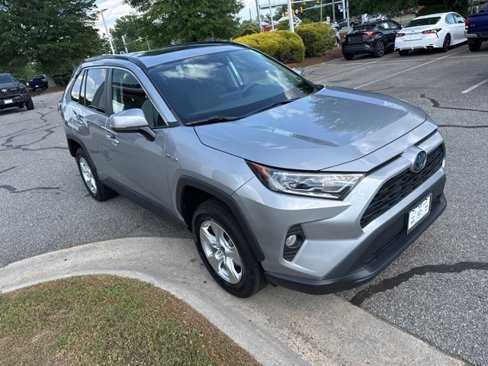 Used 2021 Toyota RAV4 XLE image 5