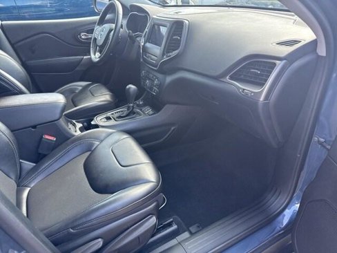 Certified 2020 Jeep Cherokee Latitude Plus w/ Cold Weather Group image 11
