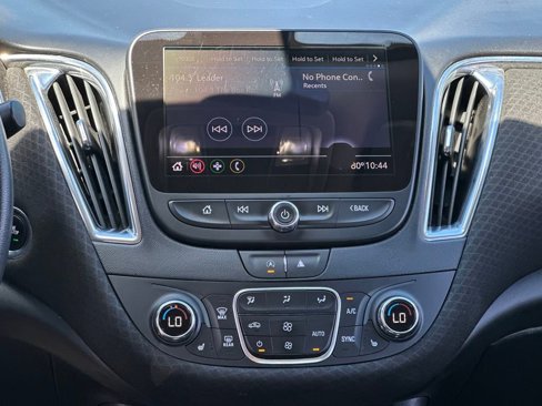 Used 2020 Chevrolet Malibu LT image 16