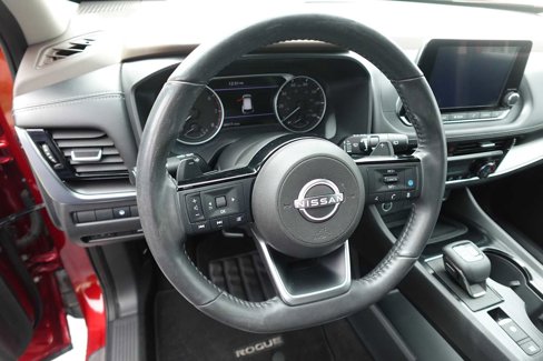 Used 2022 Nissan Rogue SV w/ SV Premium Package image 13