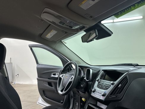Used 2017 Chevrolet Equinox LT image 16