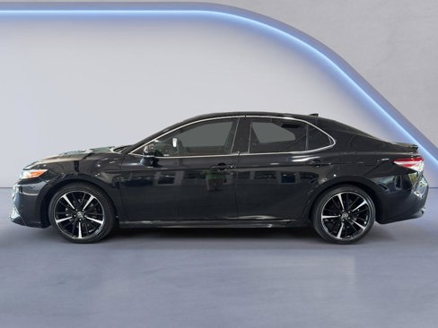 Used 2020 Toyota Camry XSE image 8