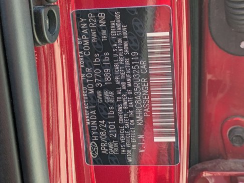 Used 2024 Hyundai Venue Limited image 33