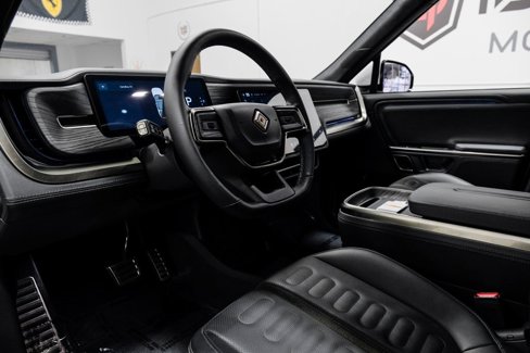 Used 2023 Rivian R1S Adventure image 3