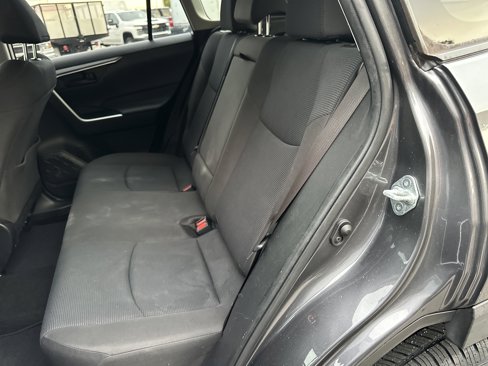 Used 2019 Toyota RAV4 LE image 28