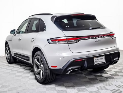 Certified 2024 Porsche Macan w/ Premium Plus Package image 3