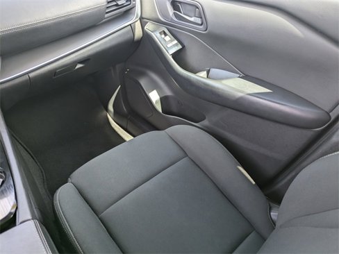 Used 2024 Nissan Rogue S image 14