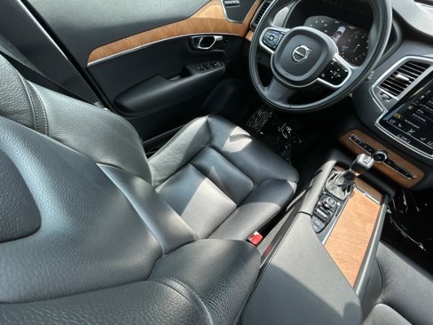 Used 2021 Volvo XC90 T6 Momentum w/ Climate Package image 15