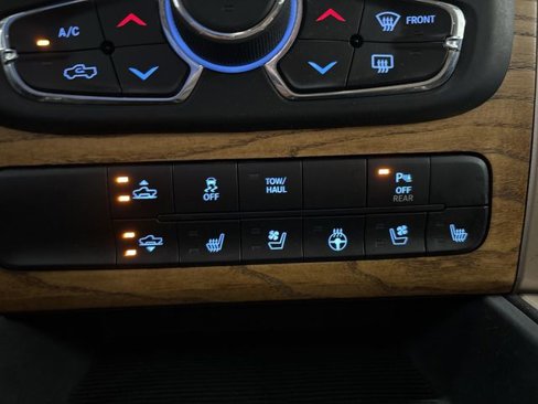 Used 2014 RAM 1500 Laramie Longhorn image 44