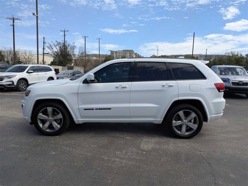 Used 2021 Jeep Grand Cherokee Laredo X image 2
