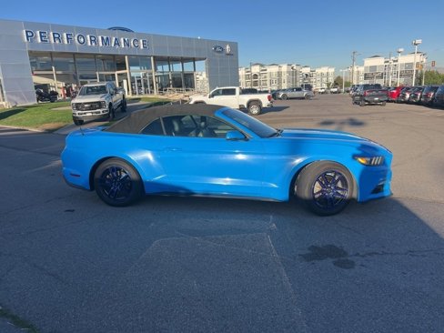 Used 2017 Ford Mustang Premium image 4