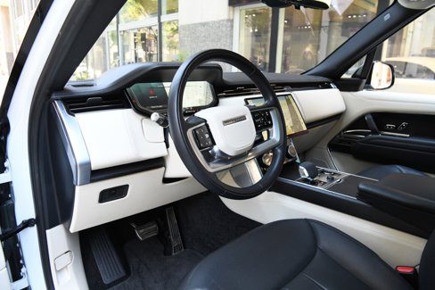 Used 2022 Land Rover Range Rover Long Wheelbase SE image 13