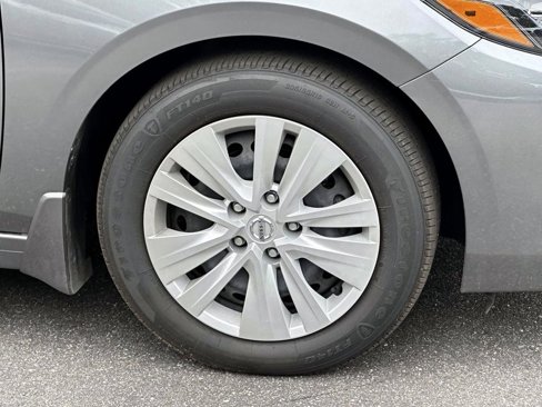 Certified 2024 Nissan Sentra S image 9