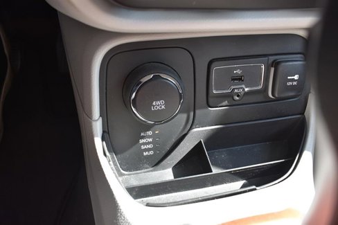 Used 2016 Jeep Renegade Limited image 14