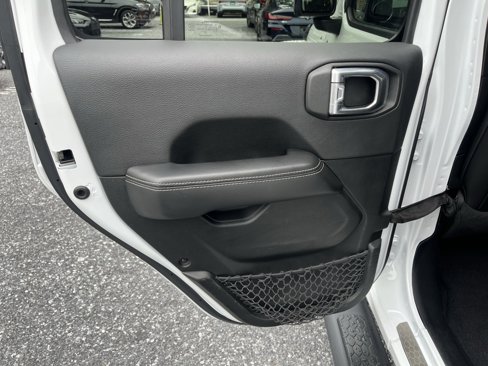 Used 2021 Jeep Wrangler Unlimited Sahara image 16