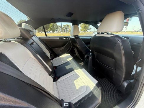 Used 2016 Volkswagen Jetta Sport image 17