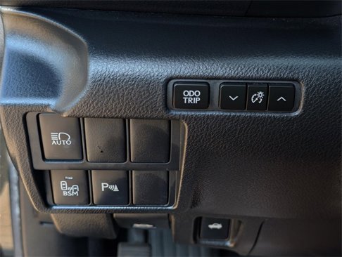 Used 2018 Lexus IS 300 image 24