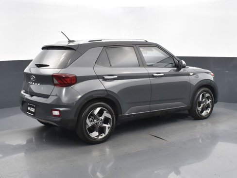 Certified 2024 Hyundai Venue Limited image 4