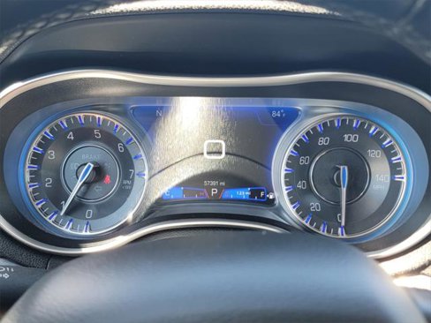 Certified 2022 Chrysler 300 Touring w/ Sport Appearance Package image 36