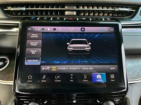 Used 2023 Jeep Grand Cherokee 4WD 4xe image 40