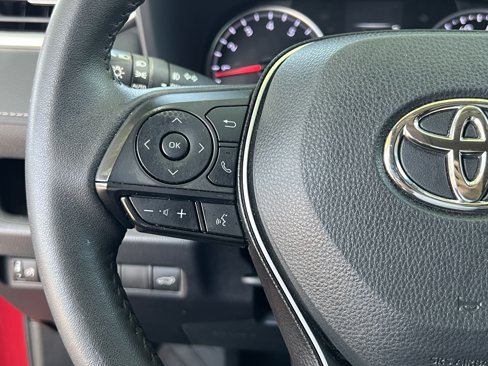 Used 2022 Toyota RAV4 XLE Premium image 18