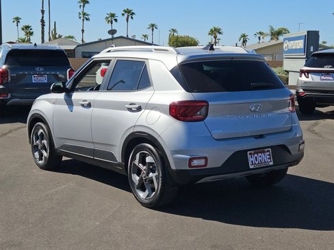 Used 2022 Hyundai Venue SEL image 8