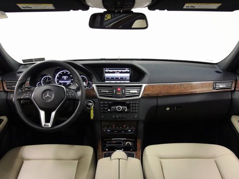 Used 2013 Mercedes-Benz E 350 4MATIC Sedan image 2