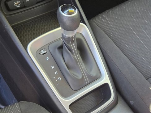 Used 2024 Hyundai Venue SE image 32